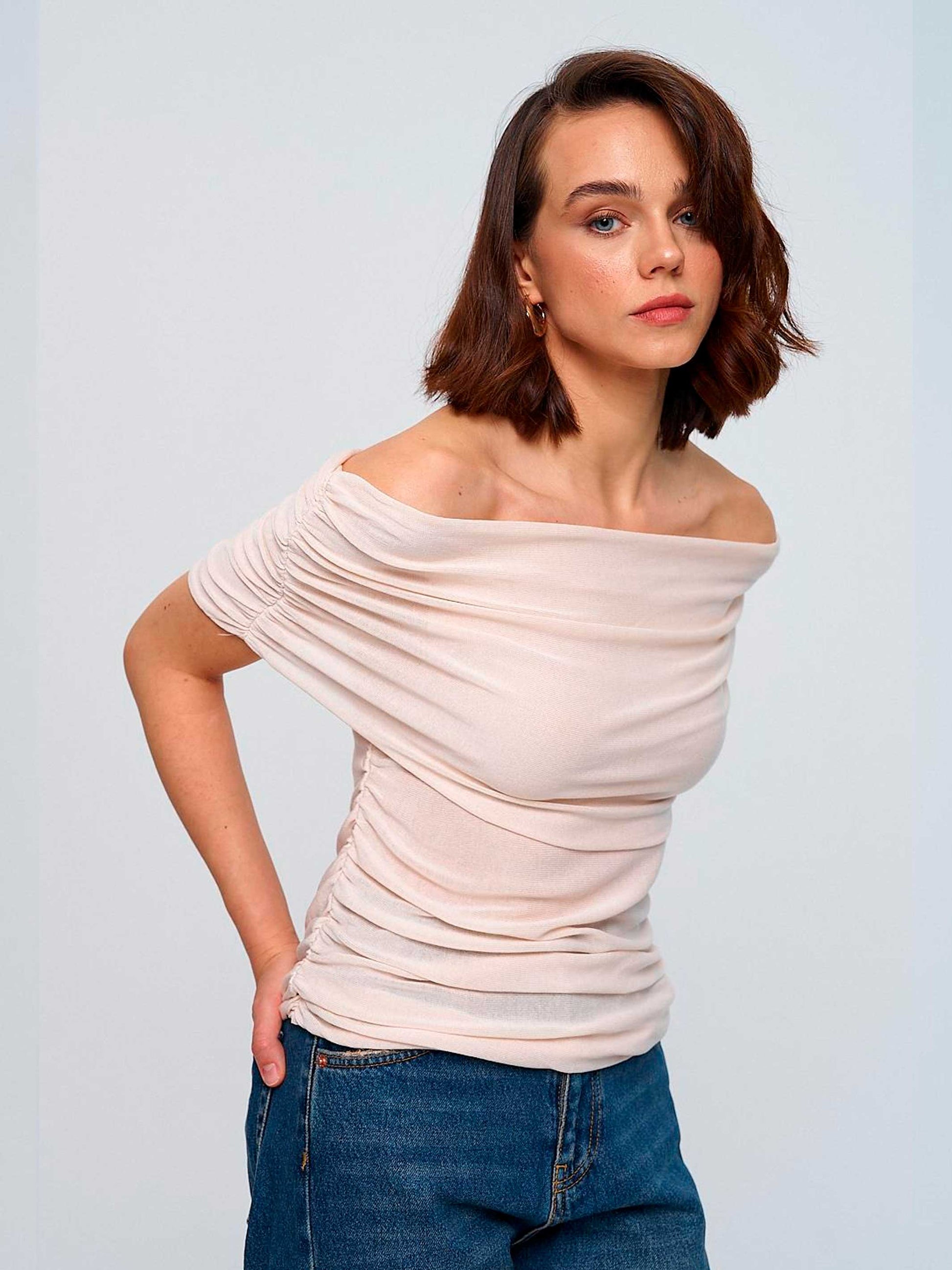 Attina-Top-Off-shoulder-white-3