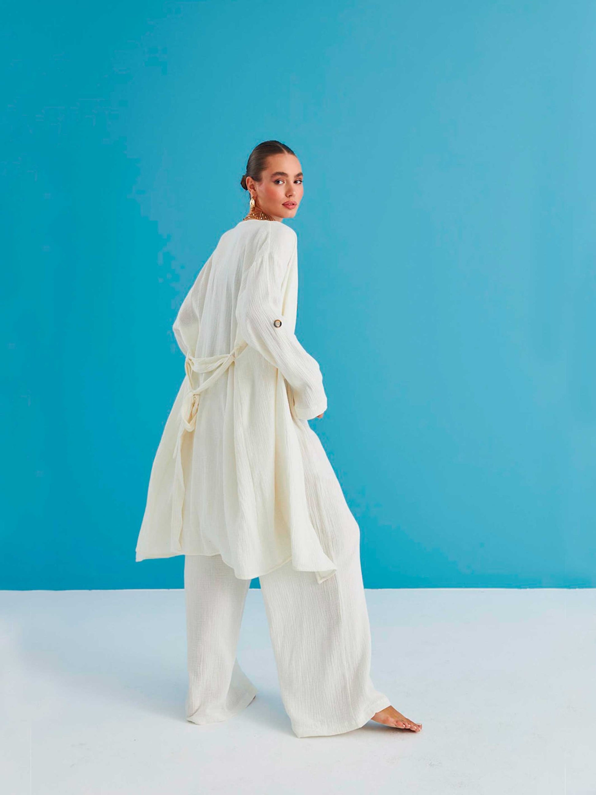 Mala-Oversized-Kimono-white-3